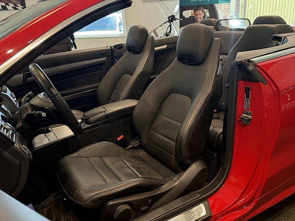 Mercedes-Benz E200 10 of 28