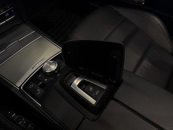 Mercedes-Benz E200 18 of 28