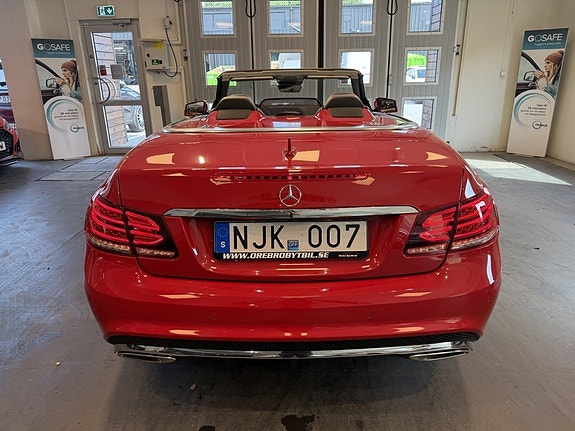 Mercedes-Benz E200 27 of 28