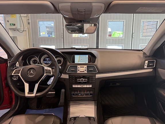 Mercedes-Benz E200 5 of 28