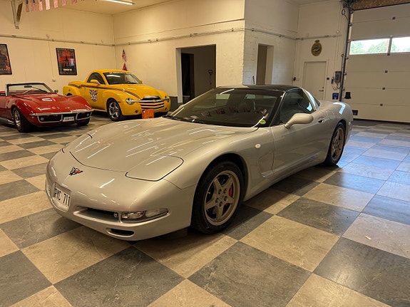 Chevrolet Corvette 5 of 5