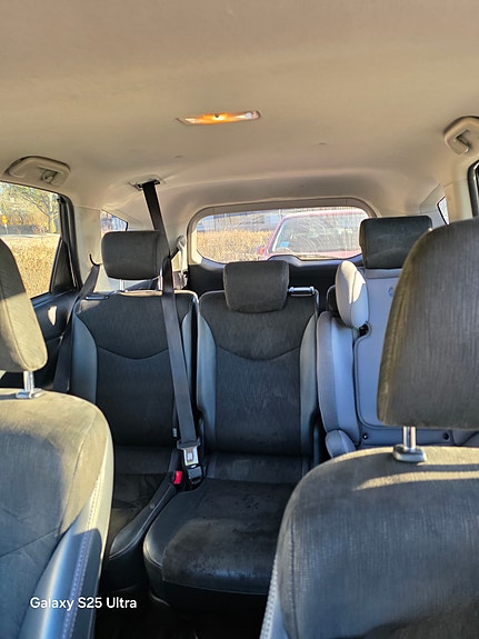 Toyota Prius+ 5 of 5
