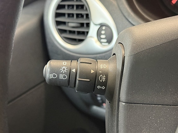 Renault Clio 12 of 12