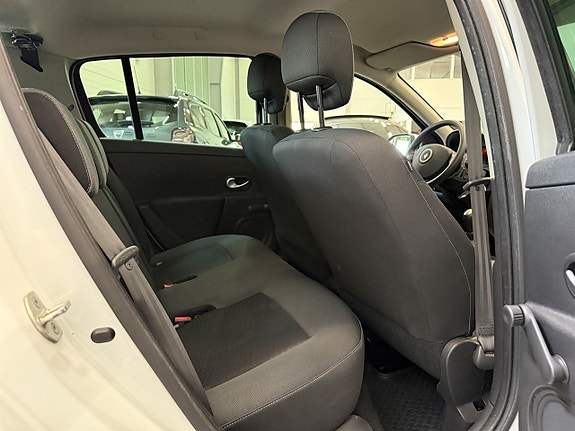 Renault Clio 10 of 12
