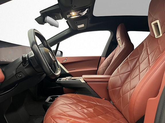 BMW iX 14 of 30