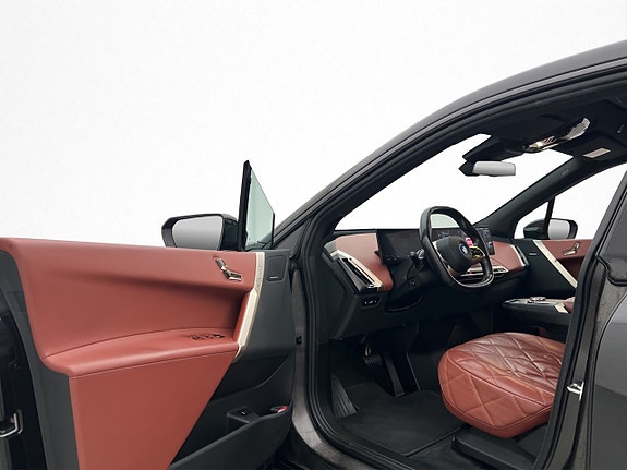 BMW iX 22 of 30