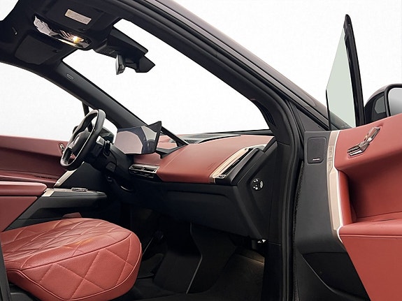 BMW iX 17 of 30