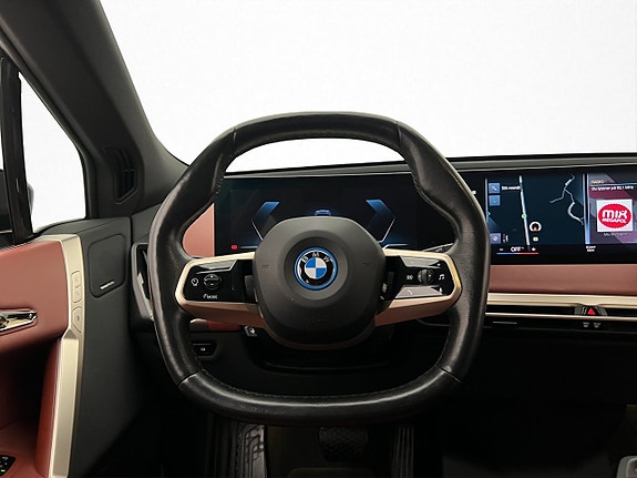 BMW iX 21 of 30