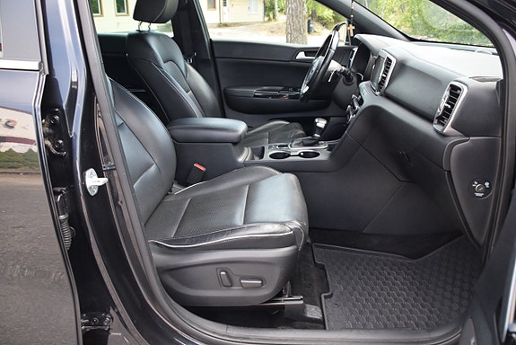 Kia Sportage 10 of 28