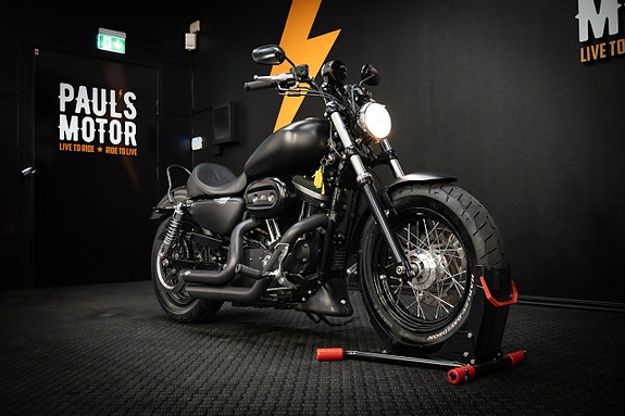 Harley-Davidson Sportster 1200 Custom Limited (XL1200CB) 3 of 5