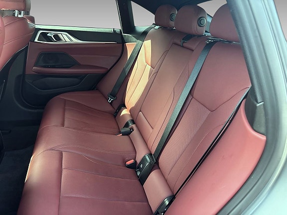 BMW i4 11 of 19