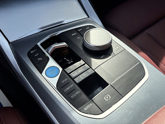 BMW i4 18 of 19