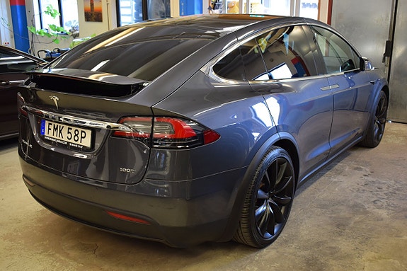 Tesla Model X 5 of 5