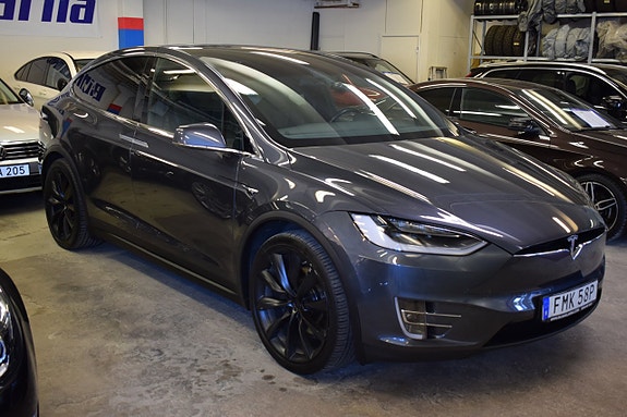 Tesla Model X 2 of 5