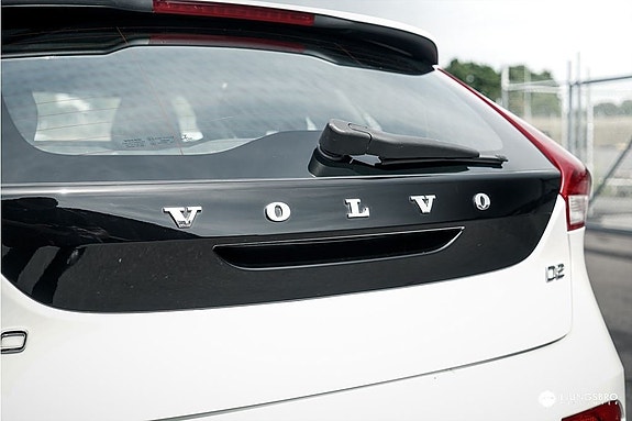 Volvo V40 3 of 10