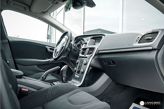 Volvo V40 10 of 10