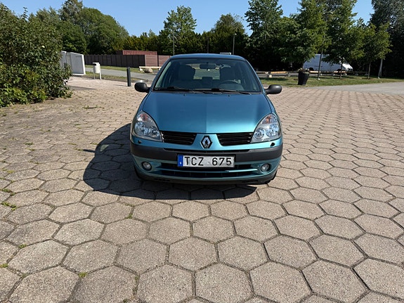 Renault Clio 2 of 5
