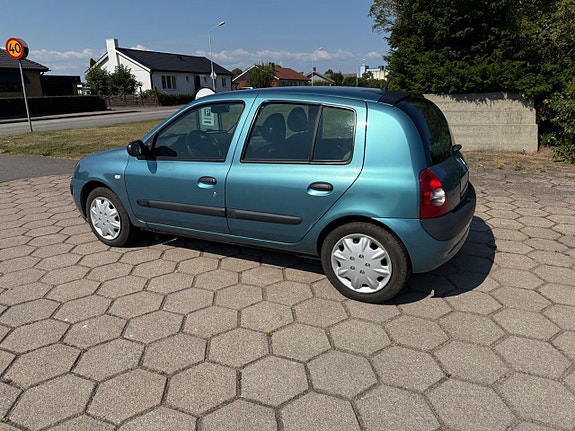 Renault Clio 8 of 11