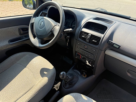Renault Clio 11 of 11