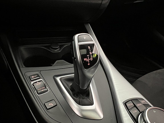 BMW M140i 24 of 30