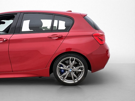 BMW M140i 29 of 30