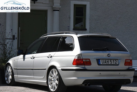BMW 330i 2 of 5