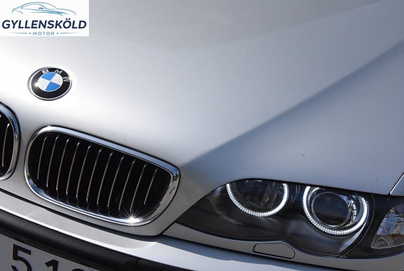 BMW 330i 3 of 5