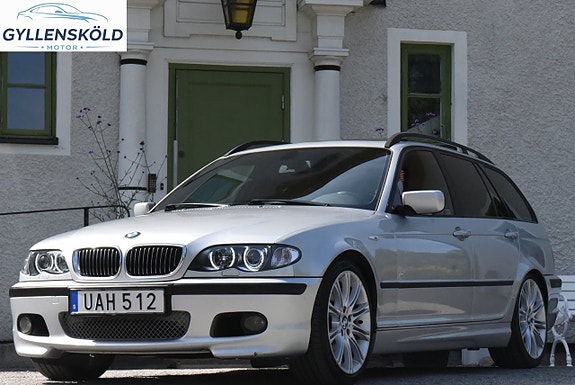 BMW 330i 4 of 5