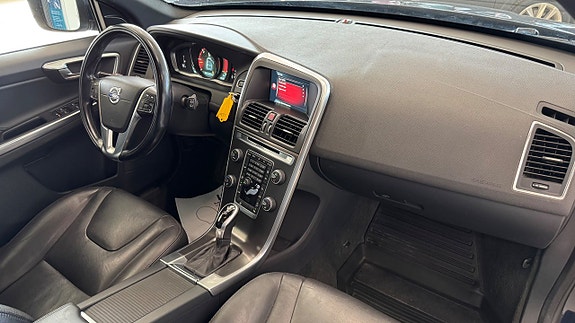 Volvo XC60 16 of 16