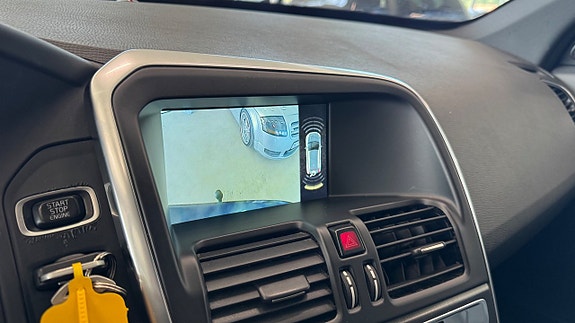 Volvo XC60 14 of 16