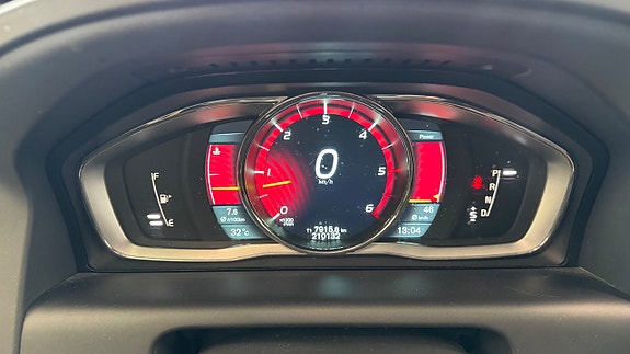 Volvo XC60 13 of 16