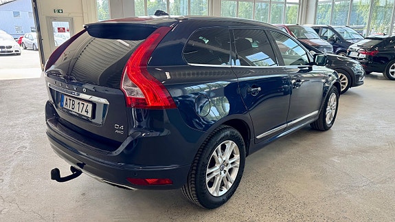 Volvo XC60 2 of 5