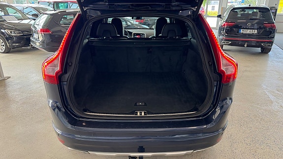 Volvo XC60 3 of 5