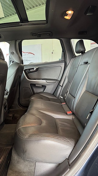 Volvo XC60 7 of 16