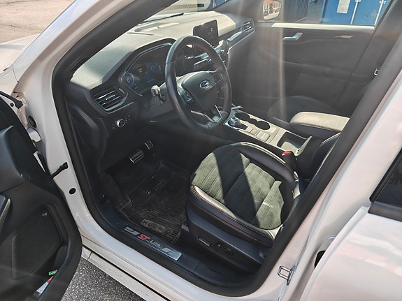 Ford Kuga 5 of 5
