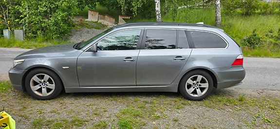 BMW 520d 3 of 5