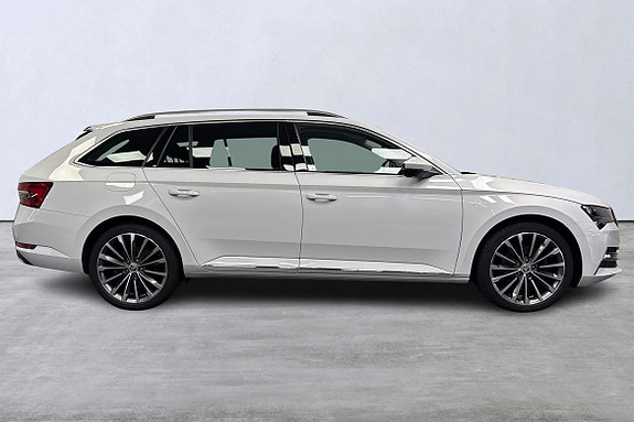 Skoda Superb 3 of 5