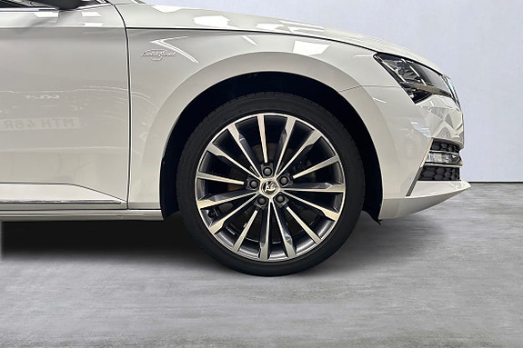 Skoda Superb 14 of 24