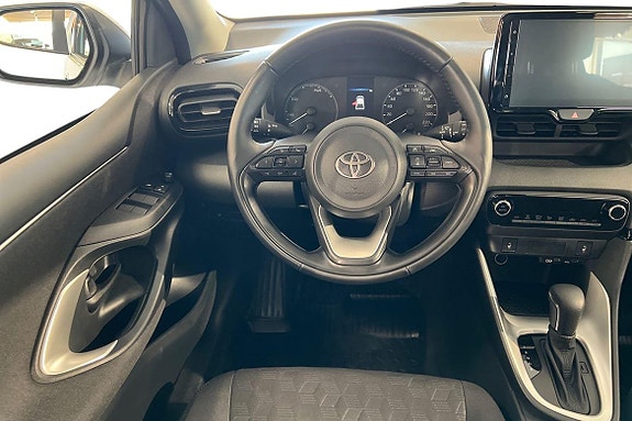 Toyota Yaris 11 of 21