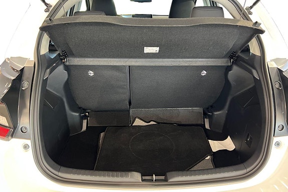 Toyota Yaris 12 of 21