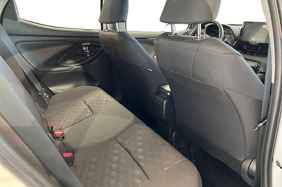 Toyota Yaris 9 of 21