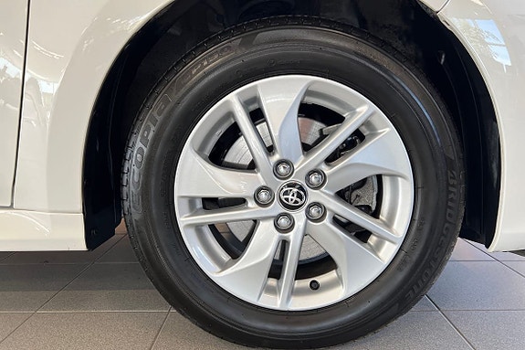 Toyota Yaris 17 of 21
