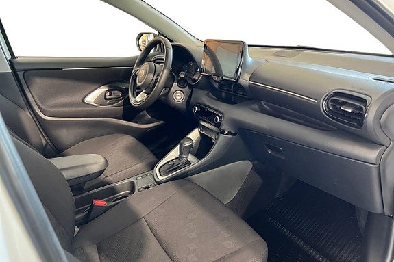 Toyota Yaris 7 of 21