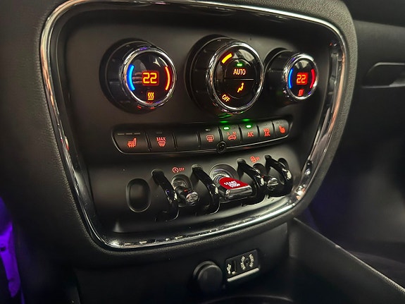 MINI Clubman Cooper D 20 of 27