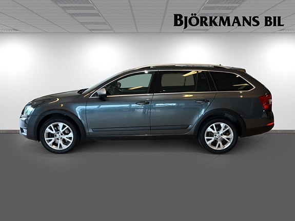 Skoda Octavia Scout 4 of 5