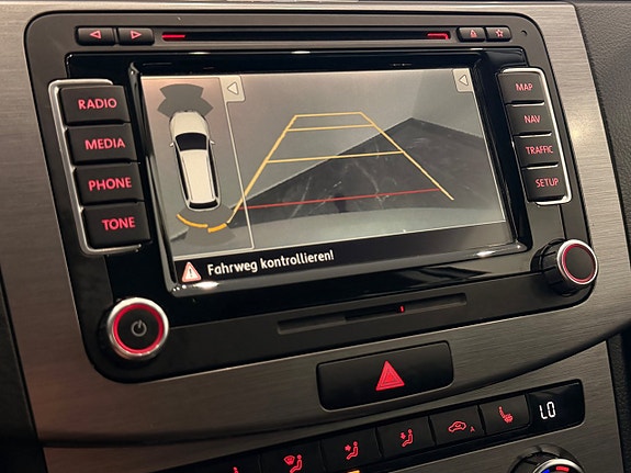 Volkswagen Passat 19 of 19