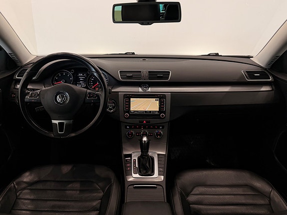 Volkswagen Passat 16 of 19