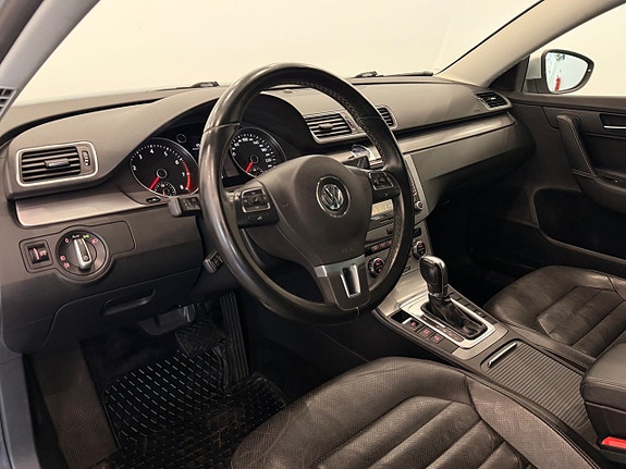 Volkswagen Passat 12 of 19