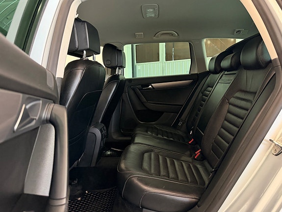 Volkswagen Passat 8 of 19