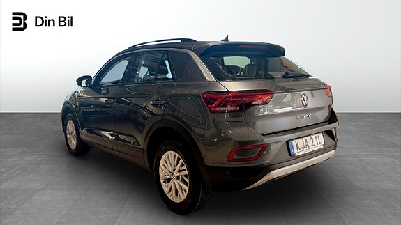 Volkswagen T-Roc 3 of 5